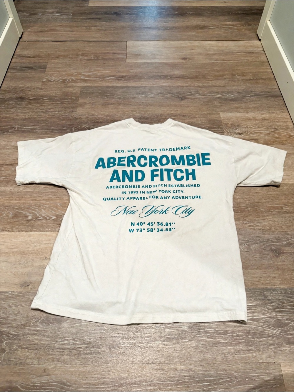 Abercrombie Kids T-Shirt NYC Graphic Size 15/16